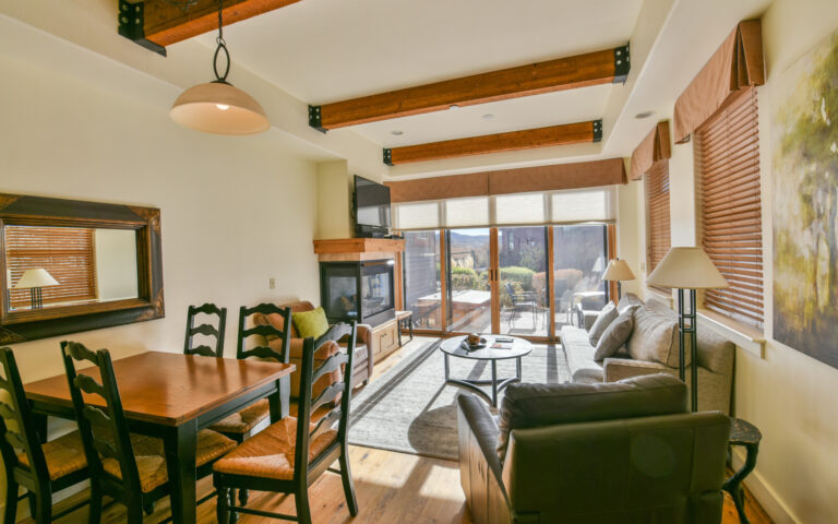 24_Living Room