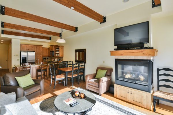 24_Living Room.Kitchen